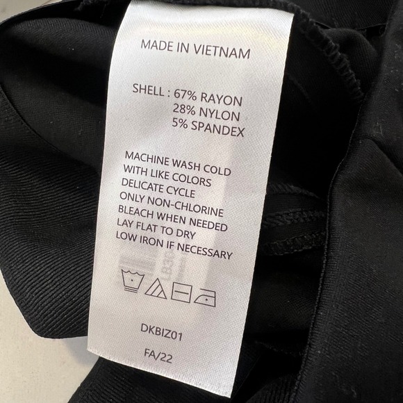 Quince | Ultra Stretch Ponte Pintuck Ankle Black Pants Size Medium Quiet Luxury - Picture 4 of 10